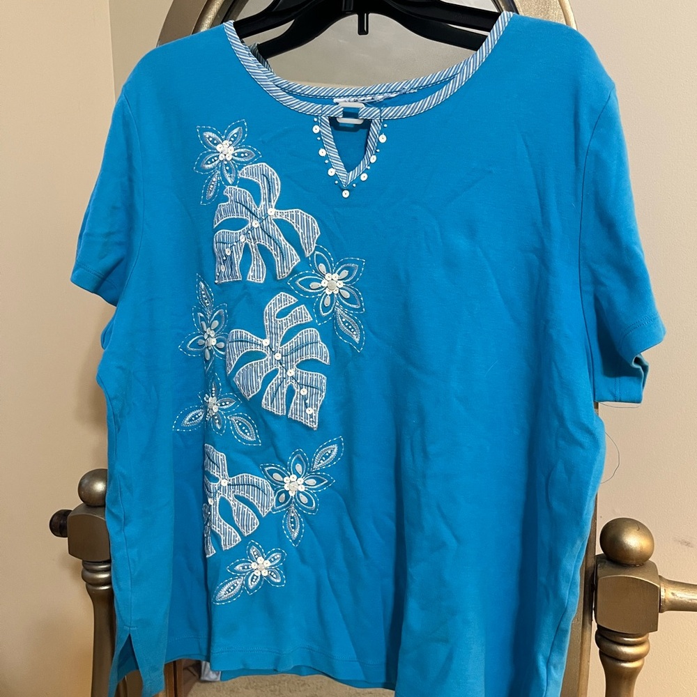 Women’s Blue Floral Top